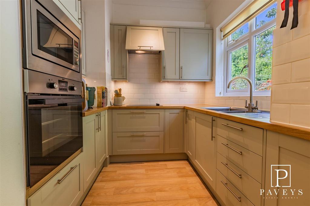 Kitchen breakfast room
