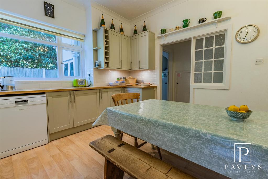 Kitchen breakfast room