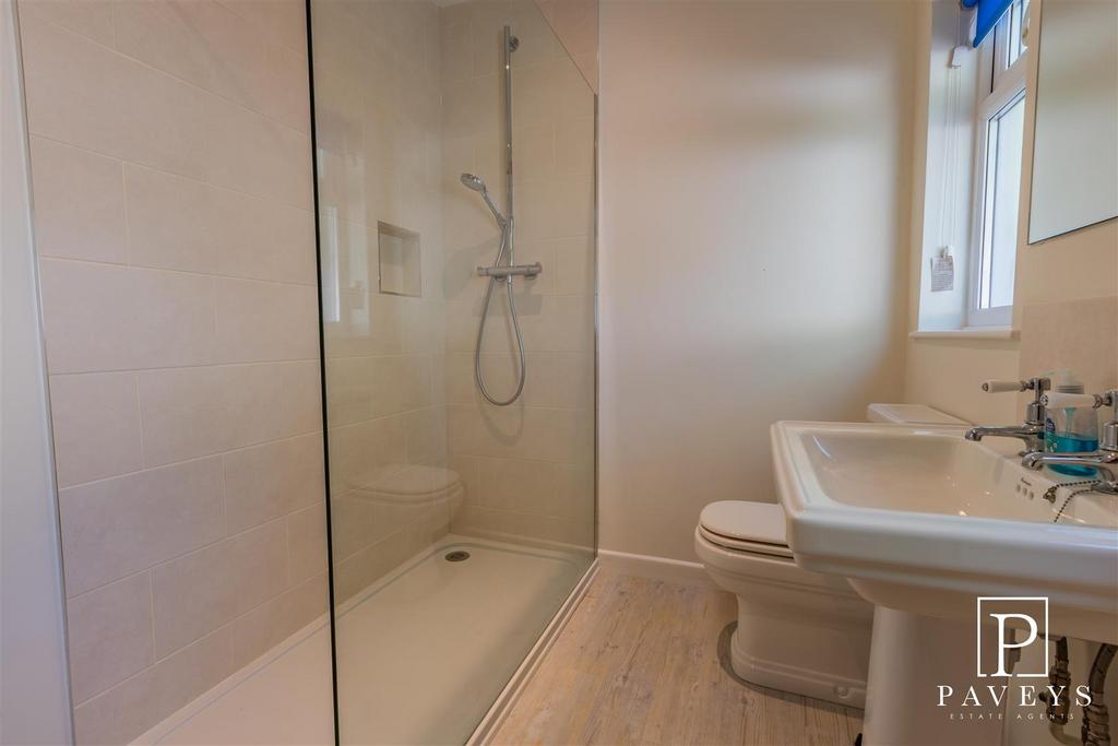 En suite shower room