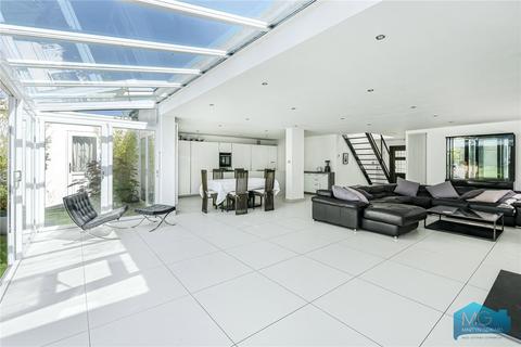24 Covert Way, Barnet, EN4 0LT