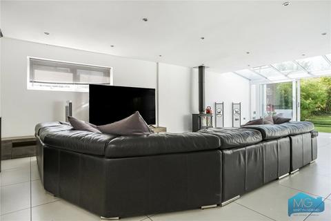24 Covert Way, Barnet, EN4 0LT