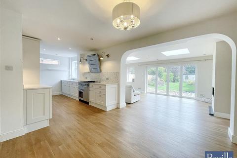 4 bedroom semi-detached house to rent, Grove Road, Sonning Common Reading RG4