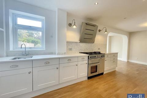 4 bedroom semi-detached house to rent, Grove Road, Sonning Common Reading RG4