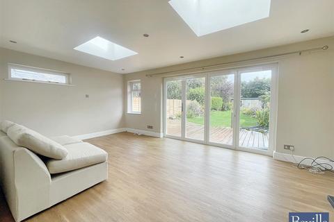 4 bedroom semi-detached house to rent, Grove Road, Sonning Common Reading RG4