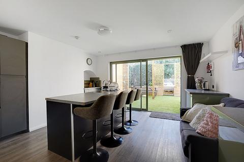 6 bedroom terraced house for sale, Albany Terrace, Chatham, ME4