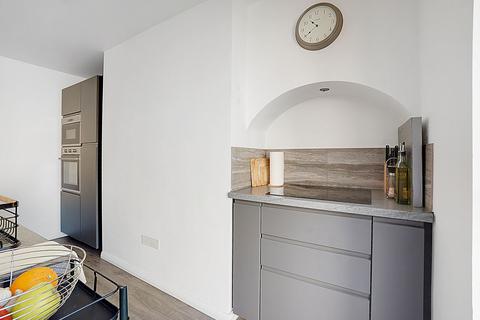 6 bedroom terraced house for sale, Albany Terrace, Chatham, ME4