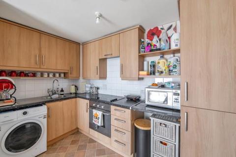 2 bedroom flat for sale, London Road, Croydon