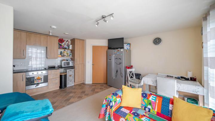 Living room 2.jpg