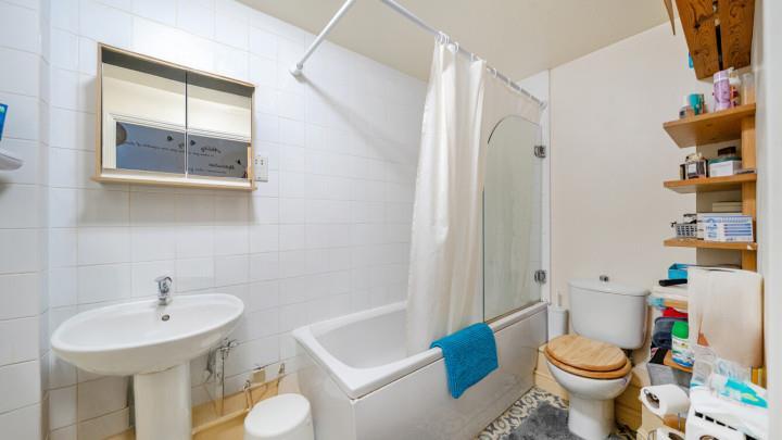 Bathroom.jpg