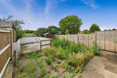 2 bedroom end of terrace house for sale, Corona Drive, Hull