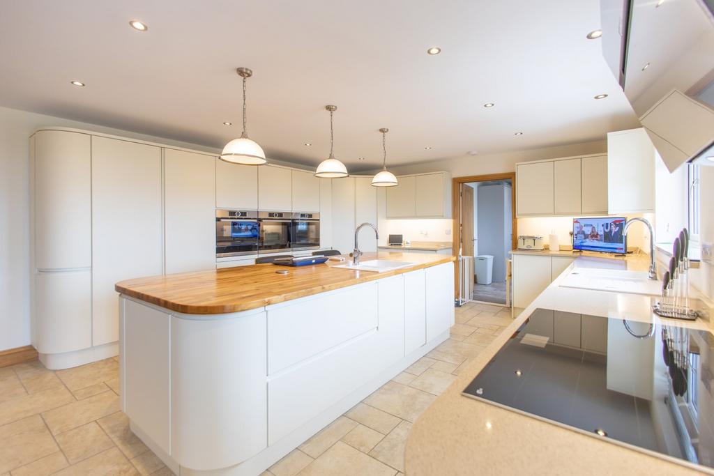 Open Plan Kitchen, Dining Room &amp; Lounge