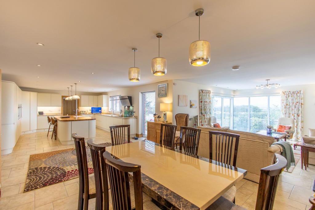 Open Plan Kitchen, Dining Room &amp; Lounge