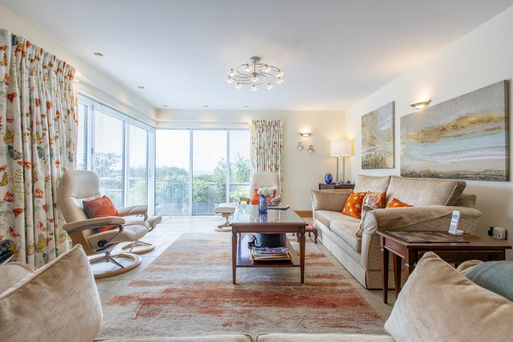 Open Plan Kitchen, Dining Room &amp; Lounge