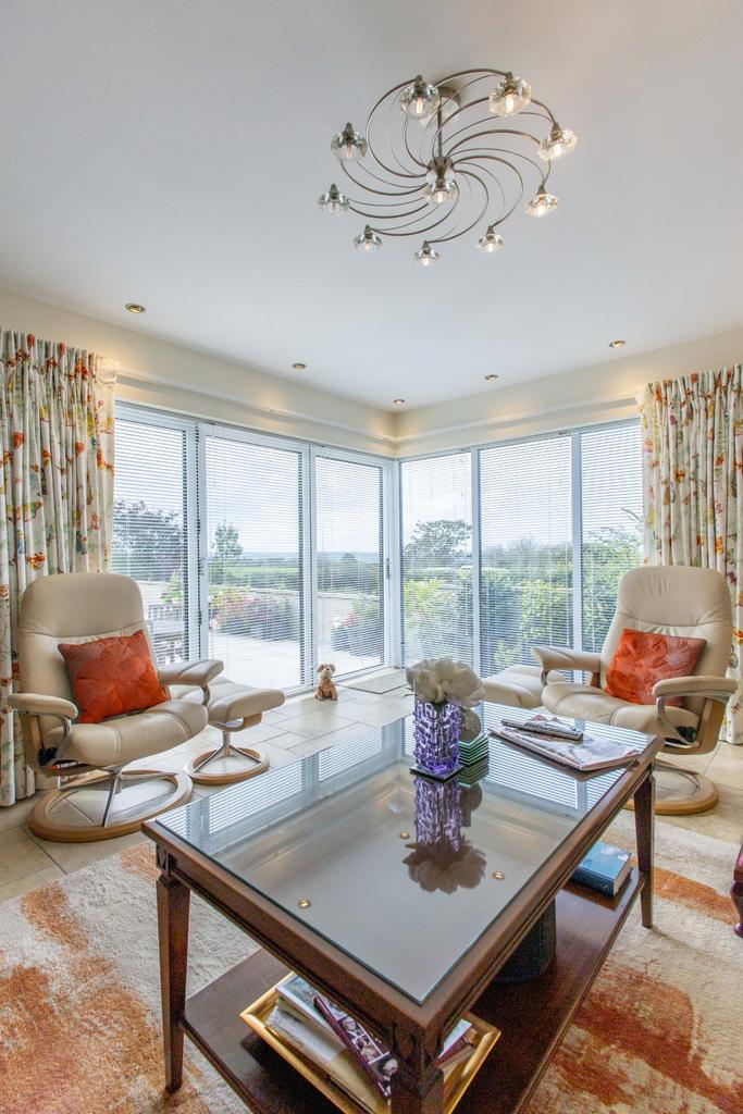 Open Plan Kitchen, Dining Room &amp; Lounge