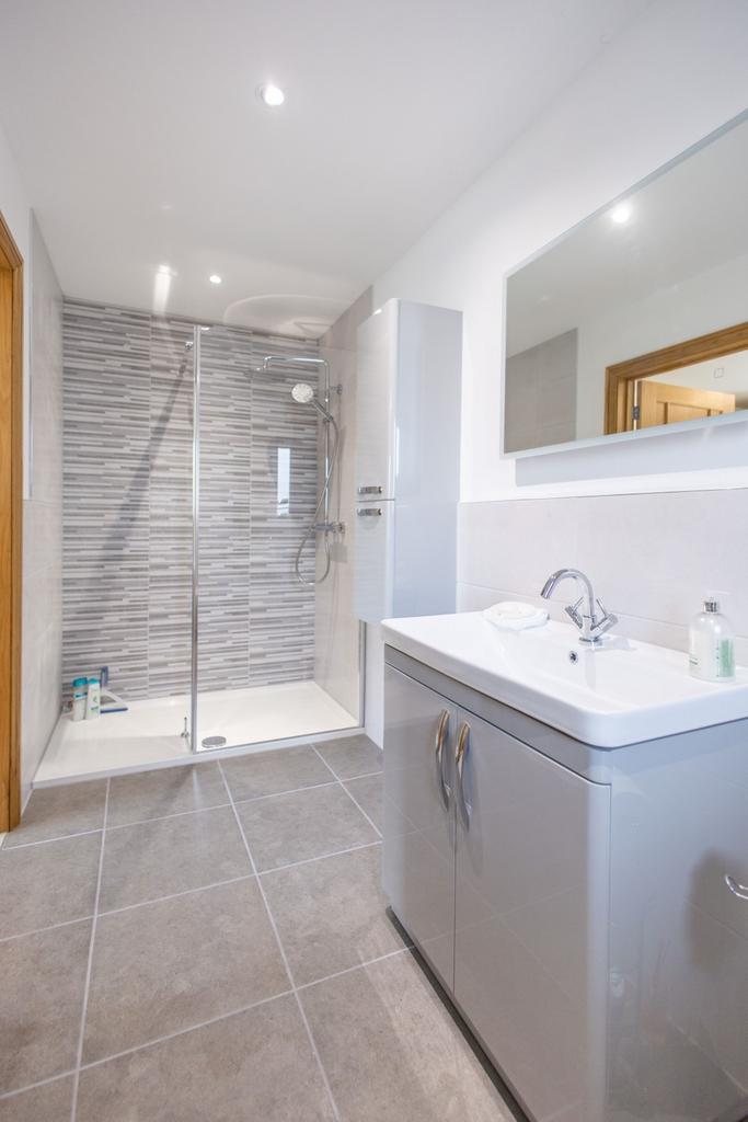 En-Suite 1