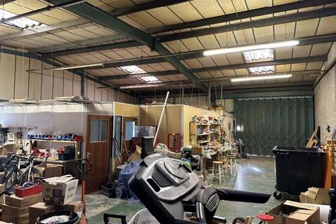 Warehouse to rent, Midland Way Thornbury BS35 2BS