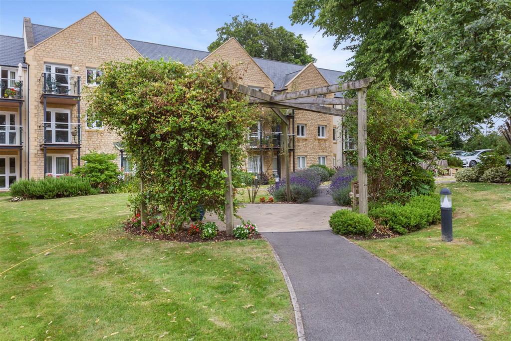 Holmcroft Court