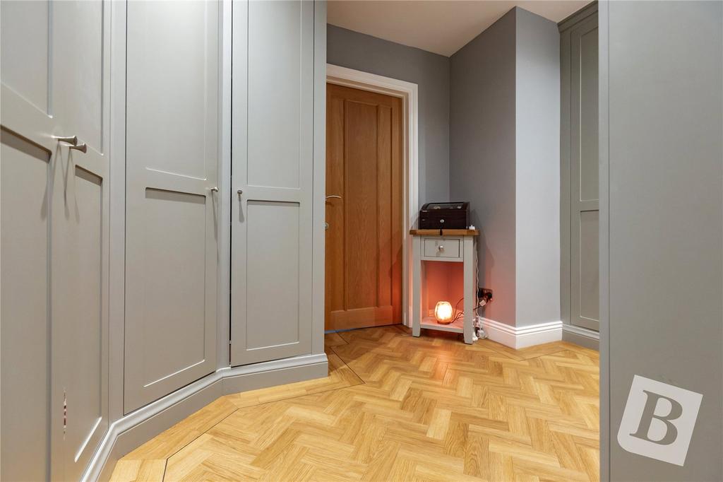 Walk-In Wardrobe