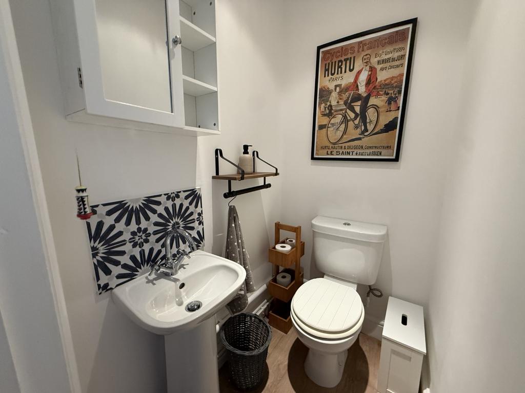 Upstairs Cloakroom