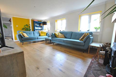 undefined, Newmarket CB8