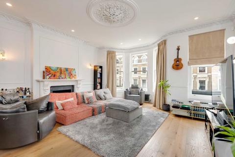 3 bedroom maisonette for sale, Winchester Road, London NW3