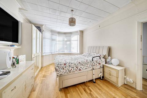 undefined, Egerton Gardens, Hendon, London, NW4