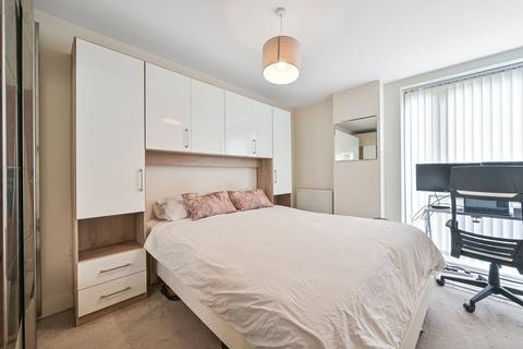 2 bedroom flat for sale, Nobel Close, Colindale, London, NW9