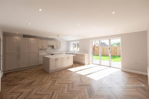 4 bedroom detached house for sale, Irene Avenue, Grangetown, Sunderland