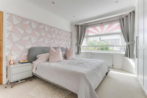 26 Chase Side Avenue, Enfield, EN2 6JU