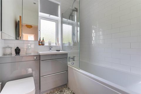 26 Chase Side Avenue, Enfield, EN2 6JU