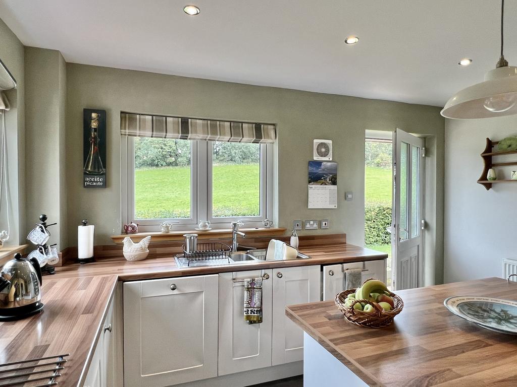 15 Templand, Crossmichael - Williamson and Henry