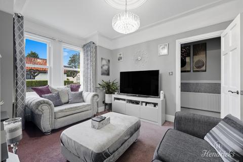 3 bedroom end of terrace house for sale, High Street, Southend-on-sea, SS3 0