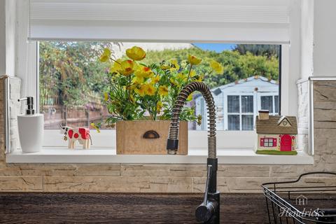 3 bedroom end of terrace house for sale, High Street, Southend-on-sea, SS3 0