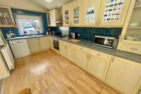 undefined, Ffordd Cynlas, Benllech, Tyn-Y-Gongl