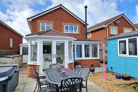 16 Austin Close, Porthcawl, CF36 5SN