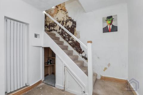 undefined, Bootle L20