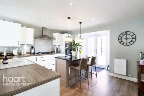 4 bedroom detached house for sale, Rook Drive, Burton-On-Trent