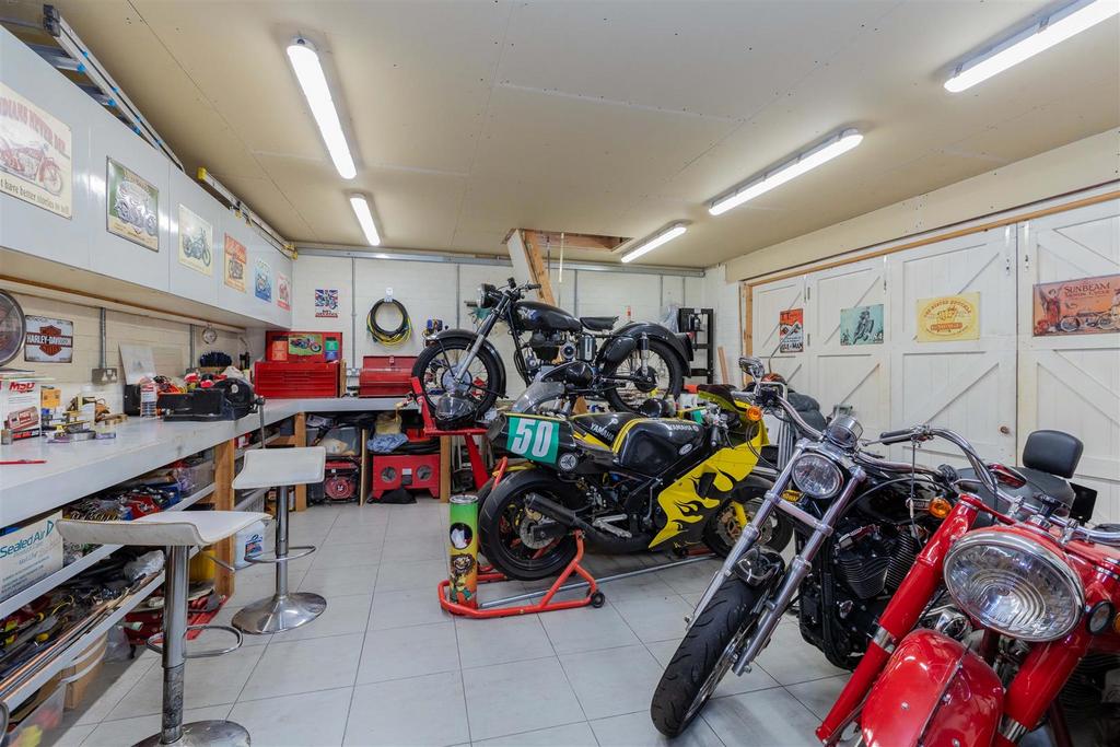 89 Braemar Gardens-8.jpg