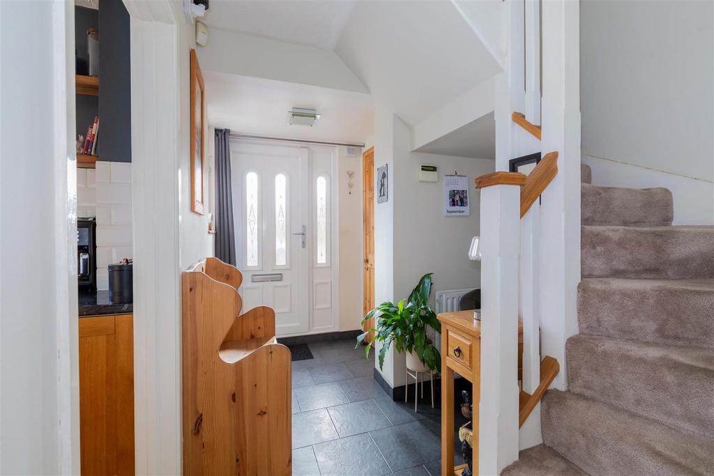 89 Braemar Gardens-6.jpg