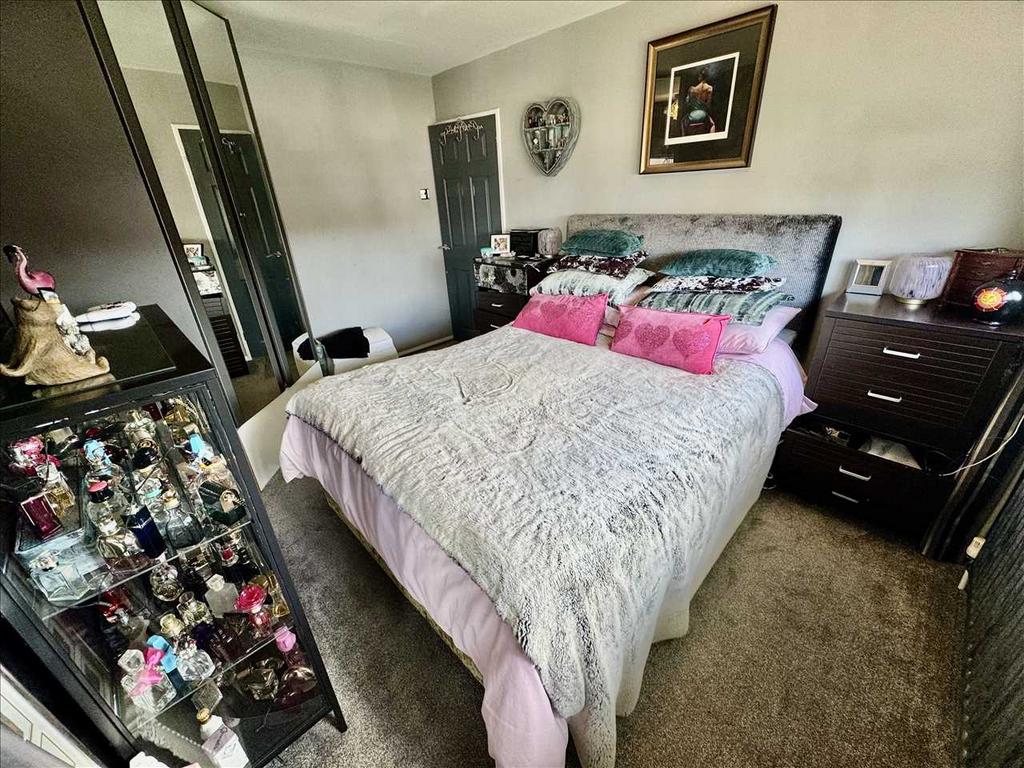 BEDROOM 1 (Front)