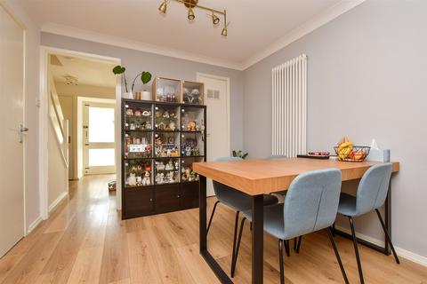 17 Filey Close, Sutton, SM2 5JZ