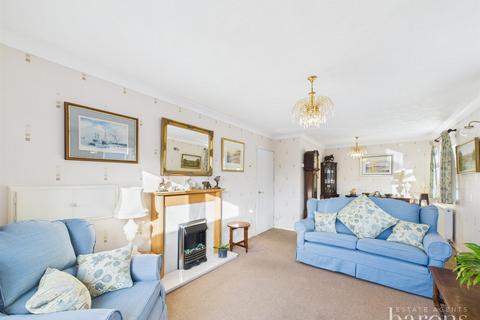 15 Brackley Way, Basingstoke, RG22 6LN