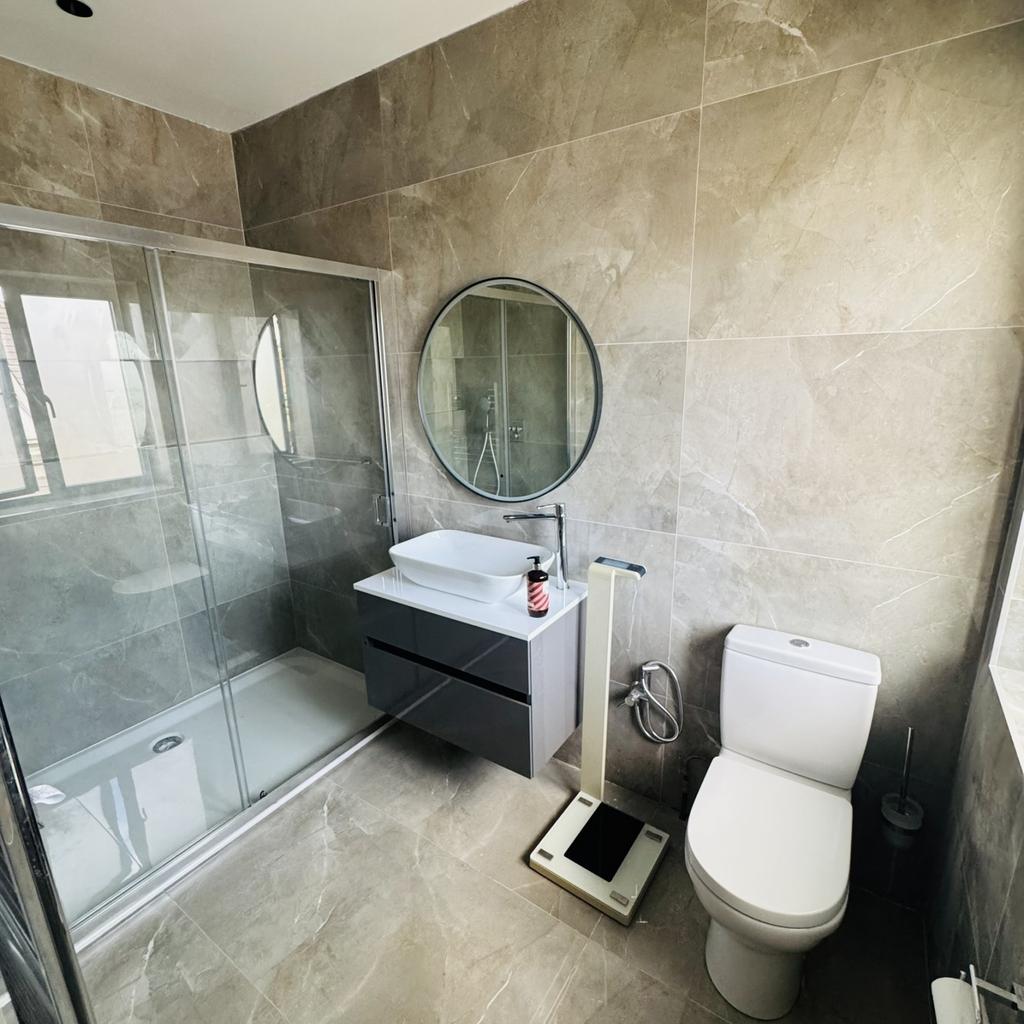 Ensuit Shower