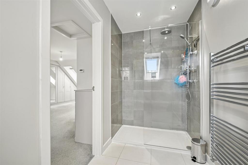 Bedroom Five en-suite - shower.jpg