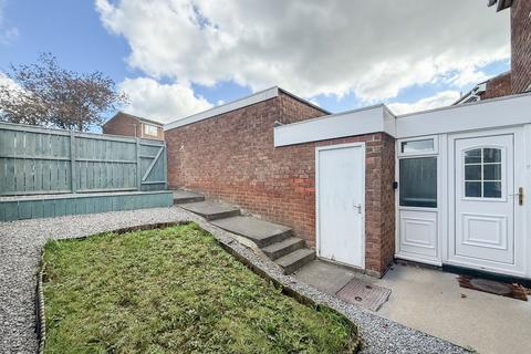 28 Fellside, Birtley, Chester Le Street, DH3 2NE