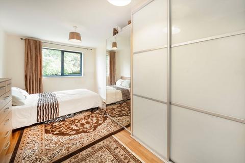 2 bedroom flat for sale, Lapis Close, London NW10