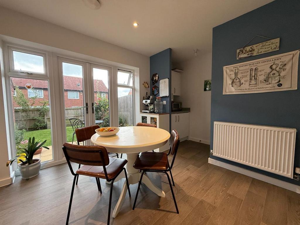 Dining kitchen