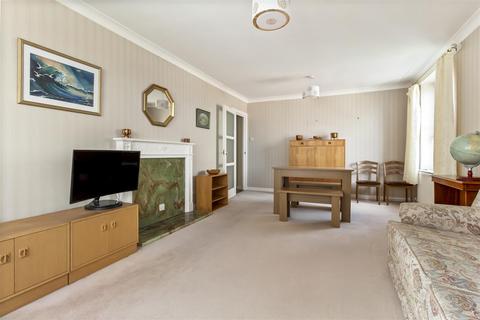 2 bedroom flat for sale, West Parade, Worthing