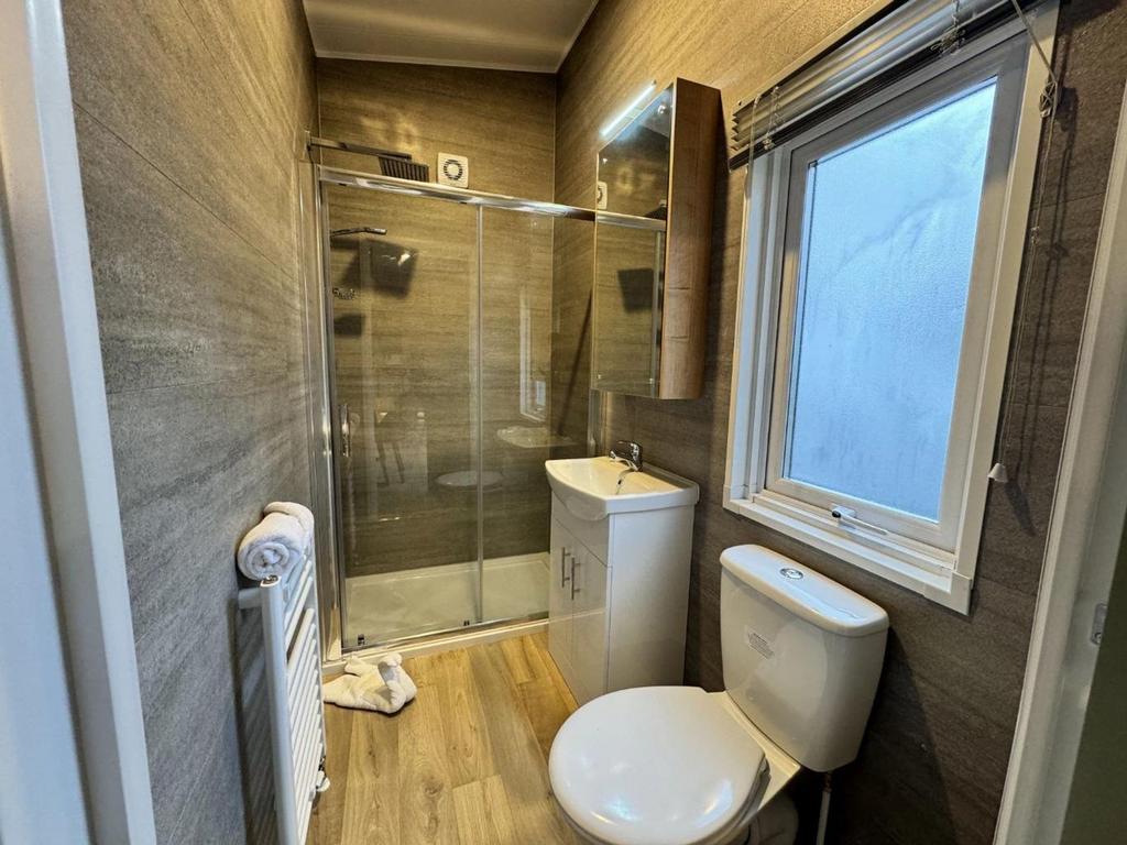 Lux Oasis - Agent 7.jpg