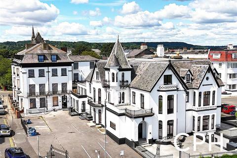 2 bedroom property for sale, Esplanade, Scarborough, YO11